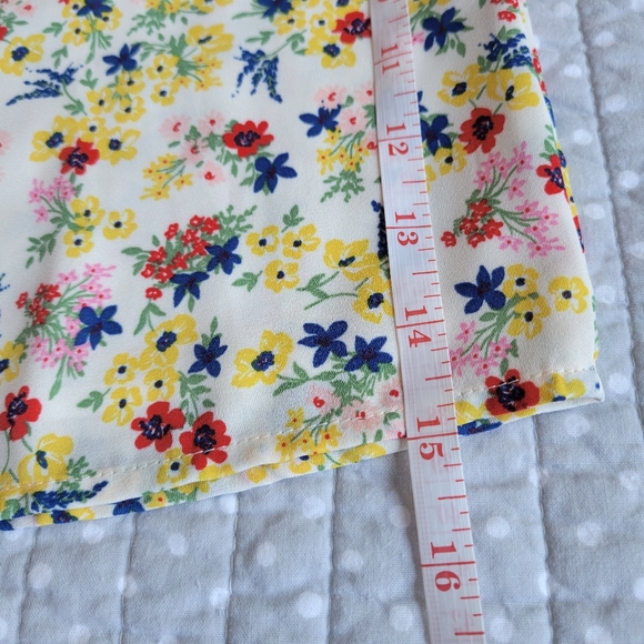 EUC Size S Banana Republic Tank Top Blouse. Lightweight and Lined. Beautiful. - Picture 6 of 10